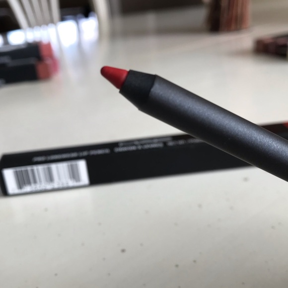 MAC Pro Longwear Lip Pencil- Kiss Me Quick - Picture 4 of 8